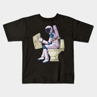 Astronaut reading papernews on toilet bowl Kids T-Shirt